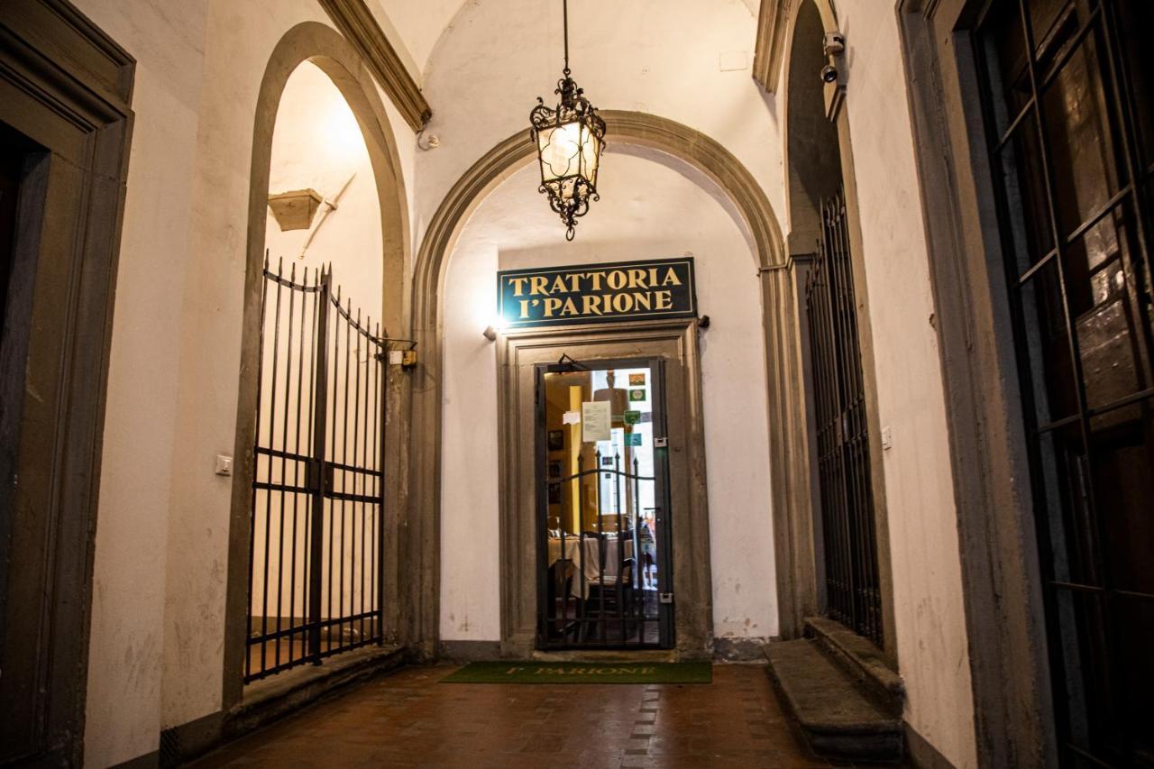 フィレンツェStudio In Tornabuoni Within A Renaissance Buildingアパートメント エクステリア 写真